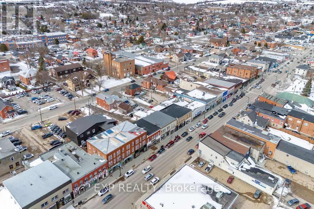 204 RAGLAN STREET SOUTH Image 25