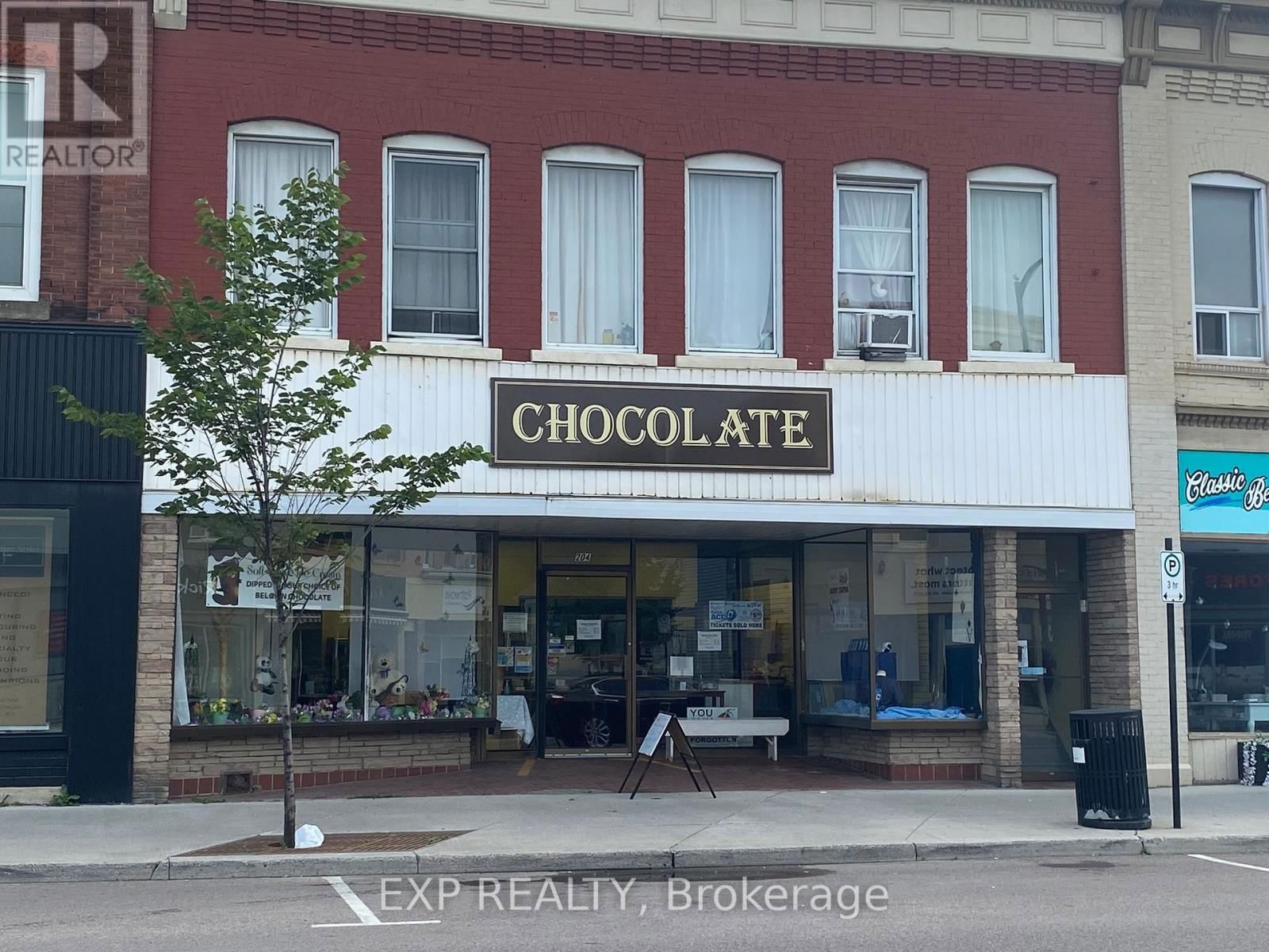 204 RAGLAN STREET SOUTH Image 3