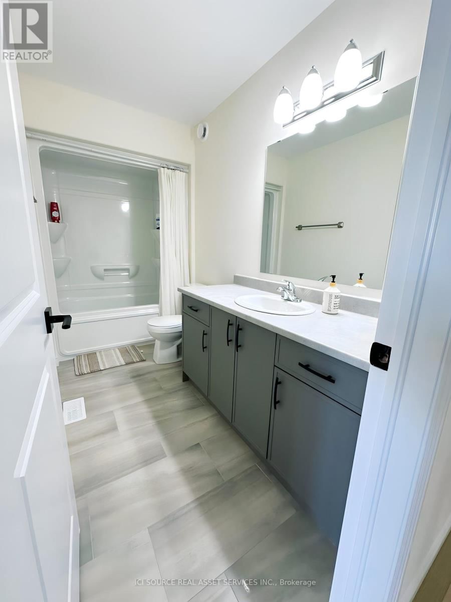905 BAMFORD TERRACE Image 14
