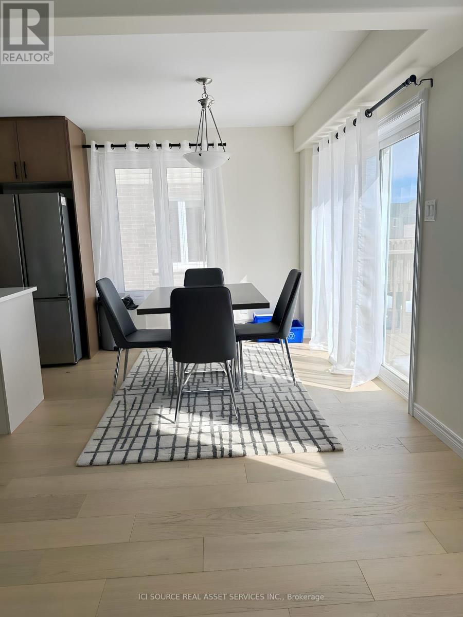 905 BAMFORD TERRACE Image 4