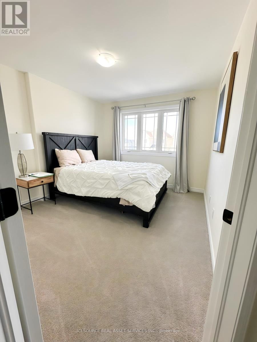 905 BAMFORD TERRACE Image 5