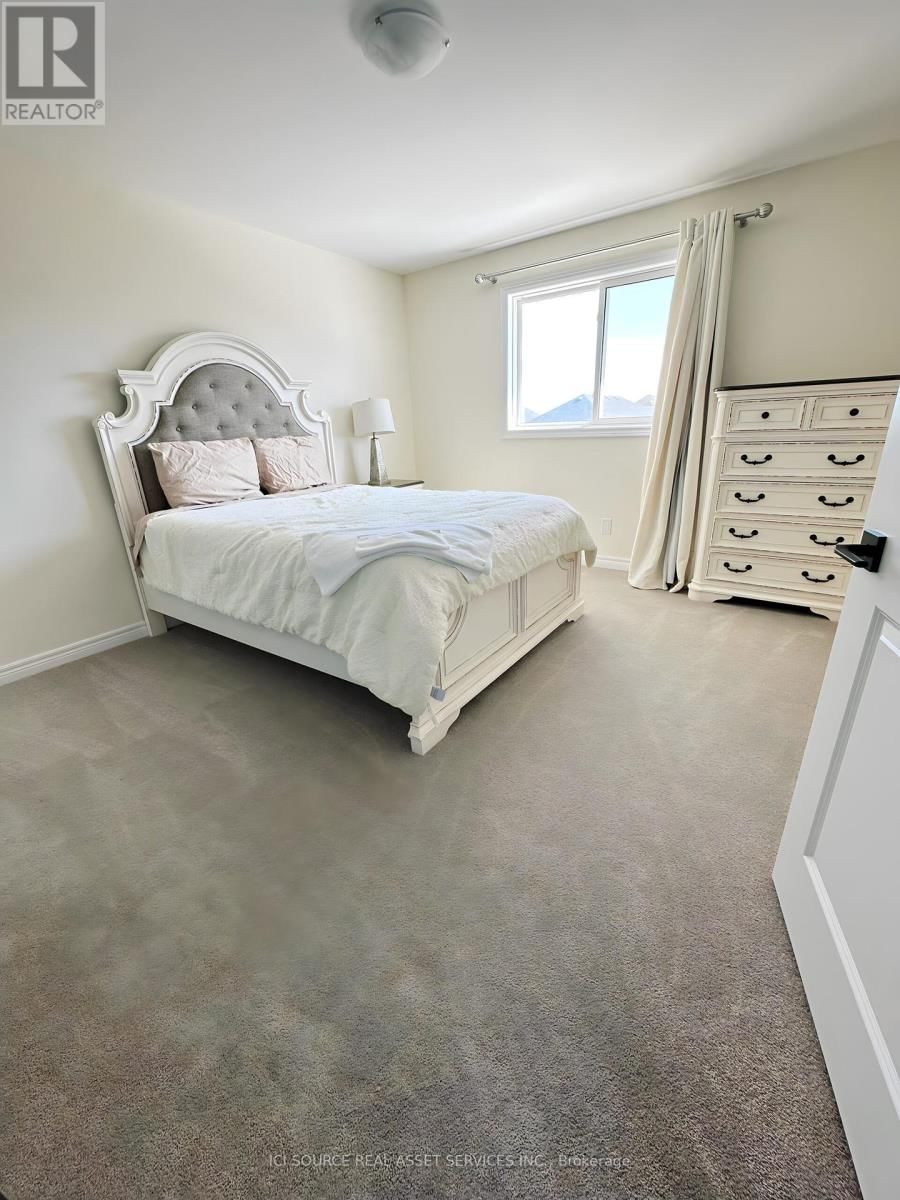 905 BAMFORD TERRACE Image 7