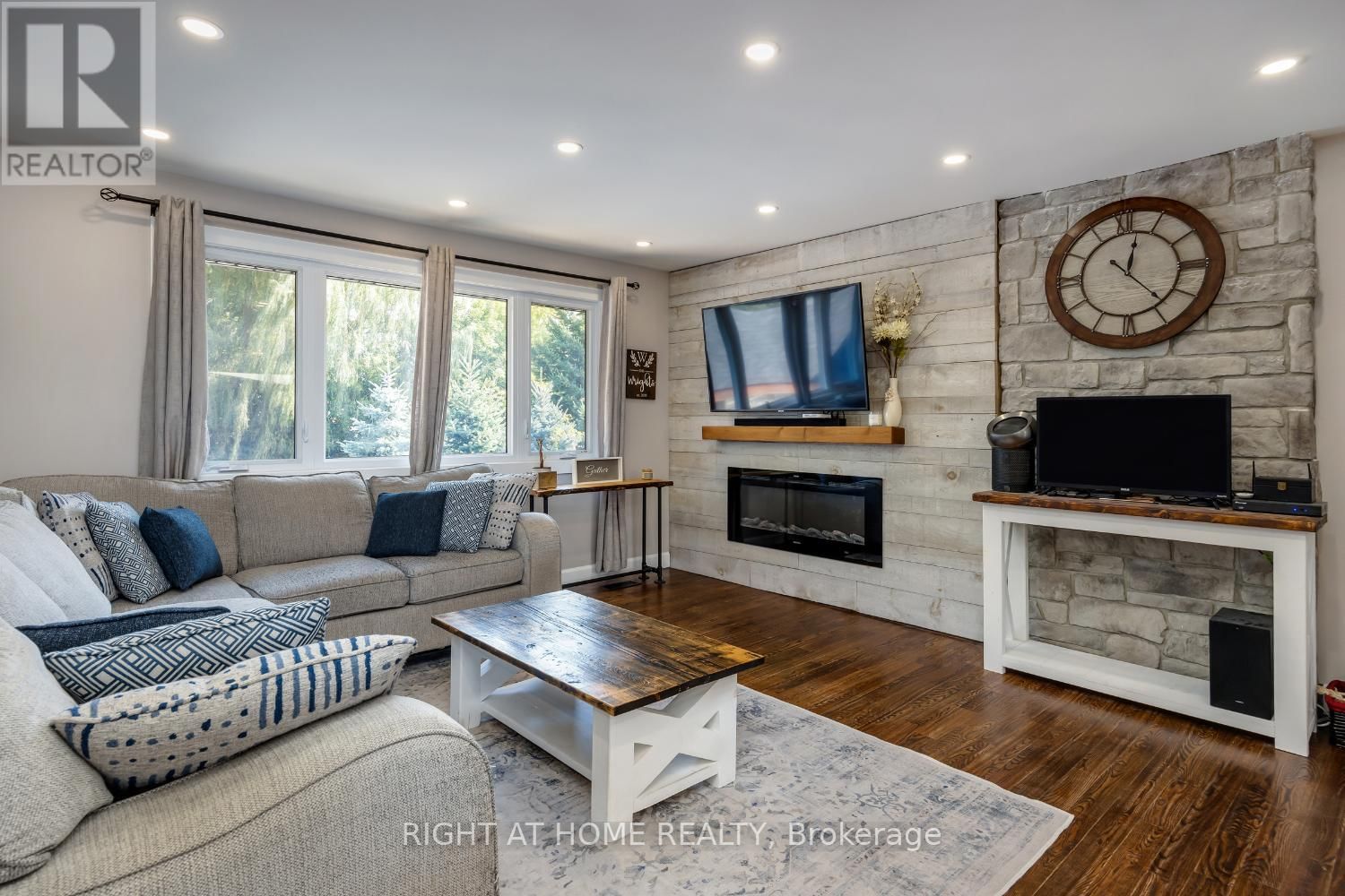420 PARKHILL ROAD EAST Image 13
