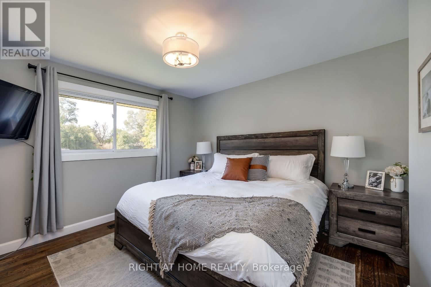 420 PARKHILL ROAD EAST Image 15