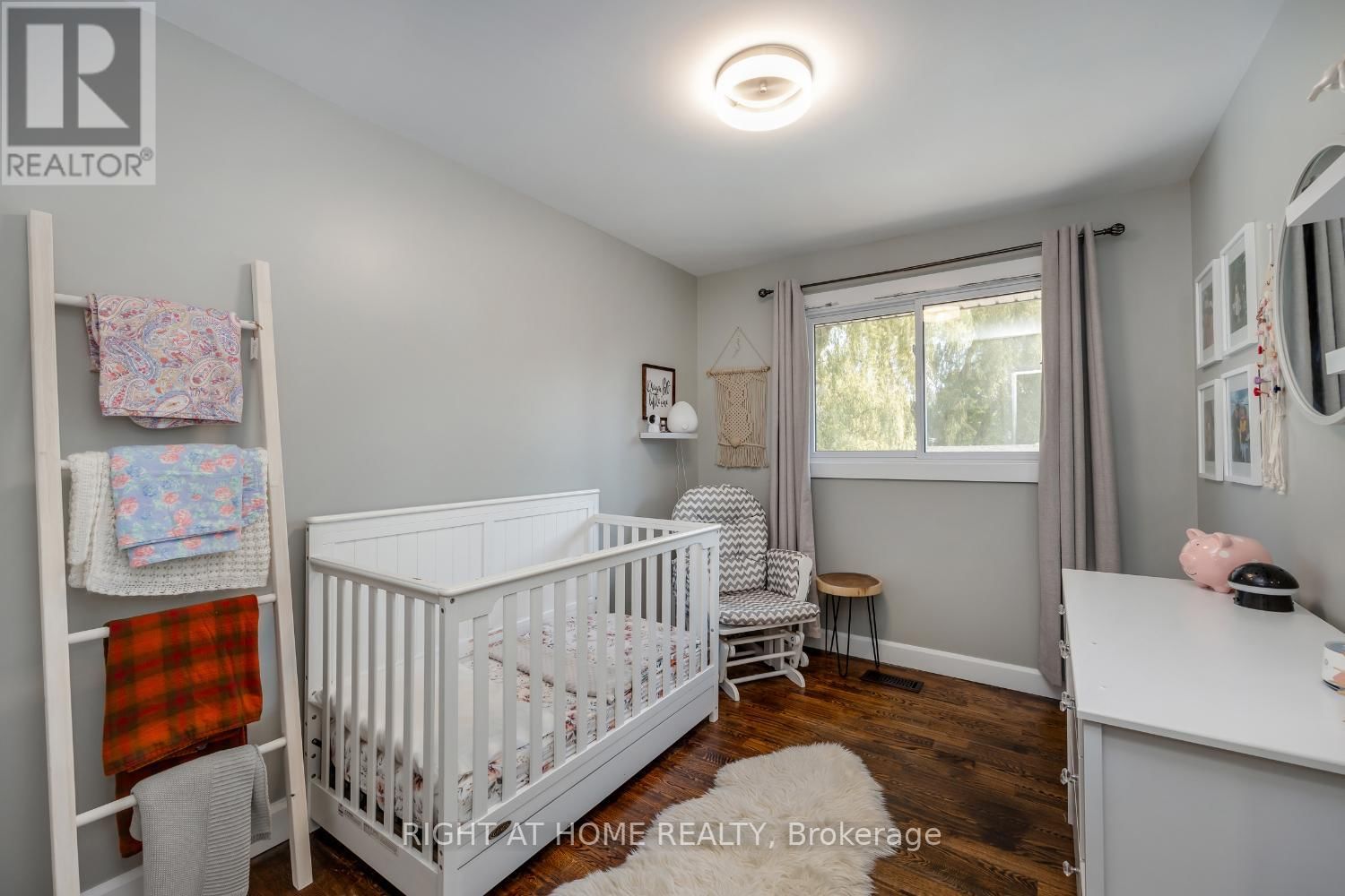 420 PARKHILL ROAD EAST Image 17