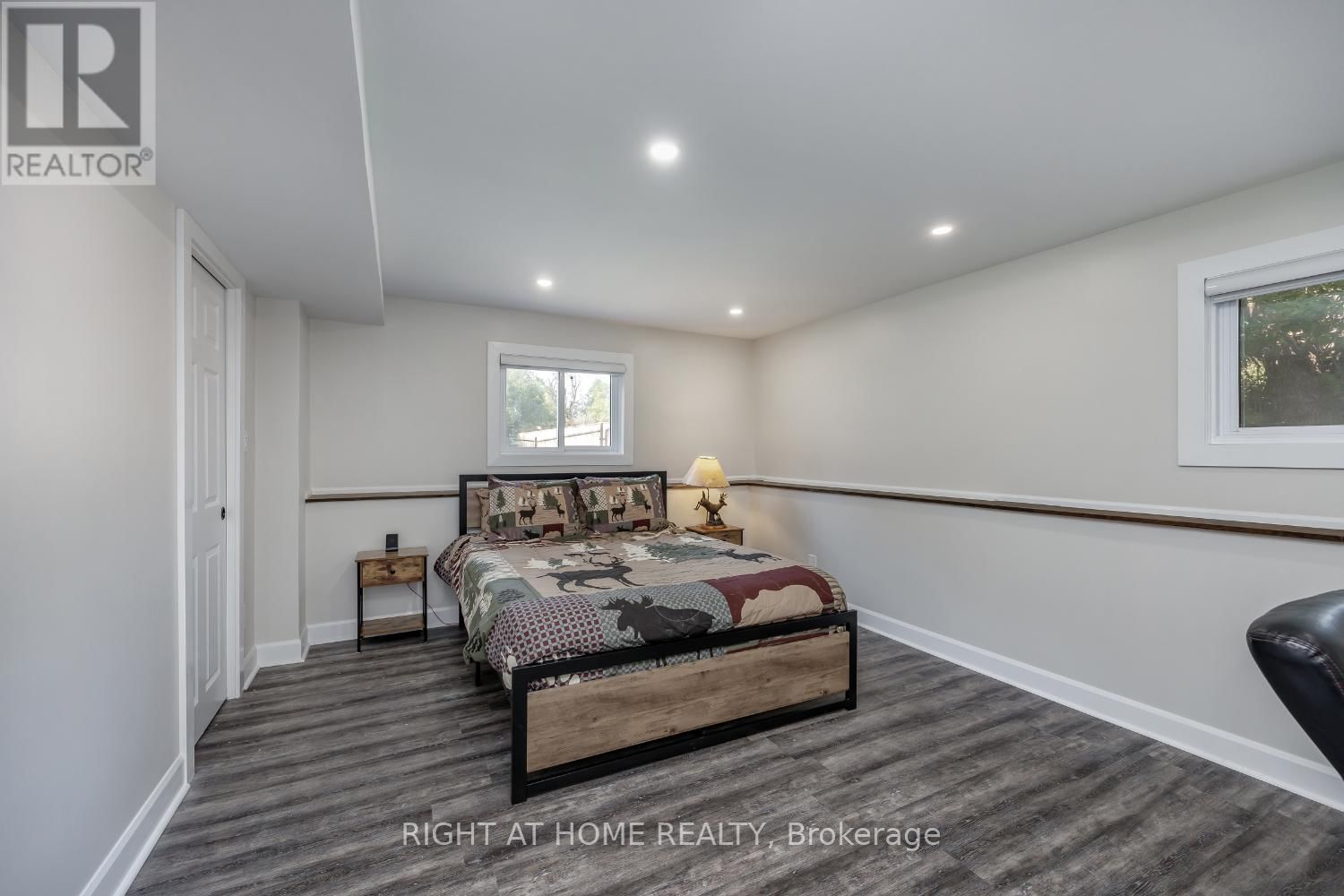 420 PARKHILL ROAD EAST Image 25