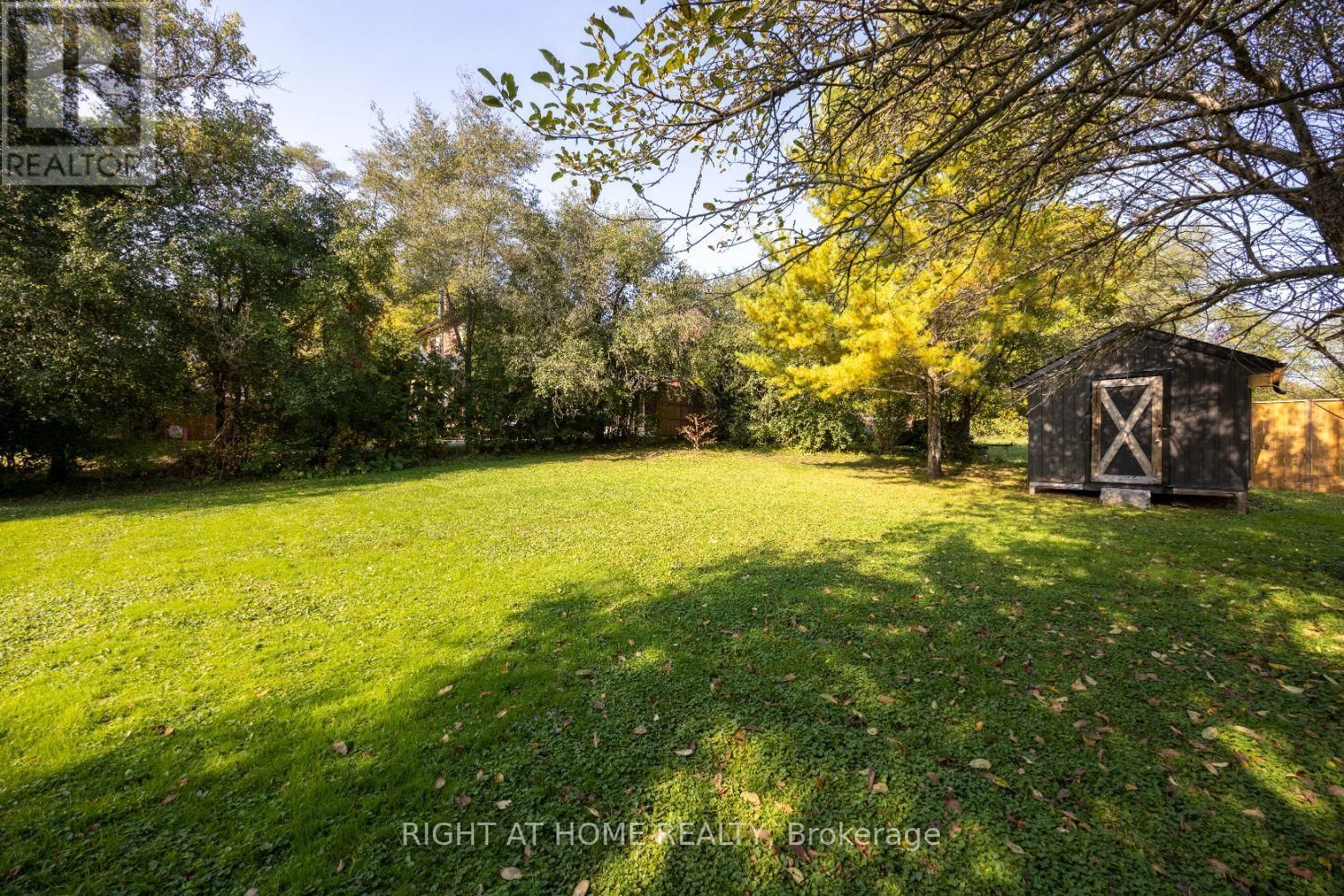 420 PARKHILL ROAD EAST Image 32
