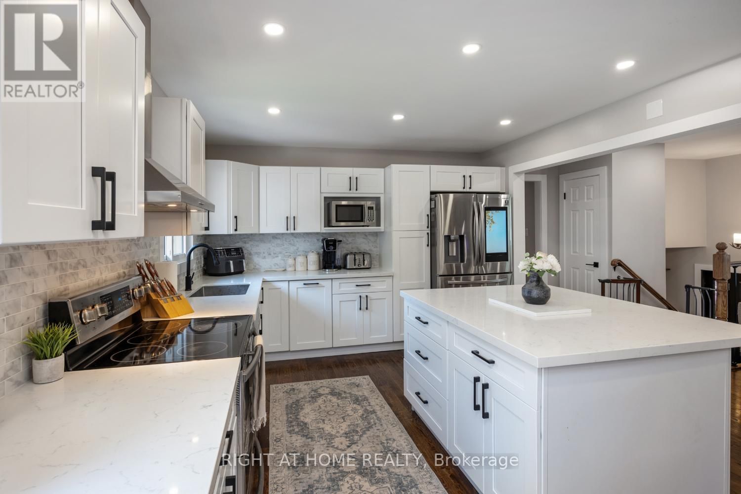 420 PARKHILL ROAD EAST Image 8