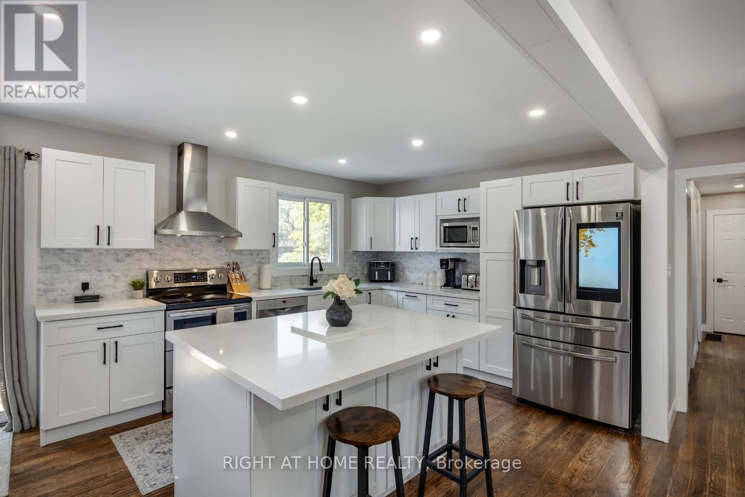 420 PARKHILL ROAD EAST Image 9