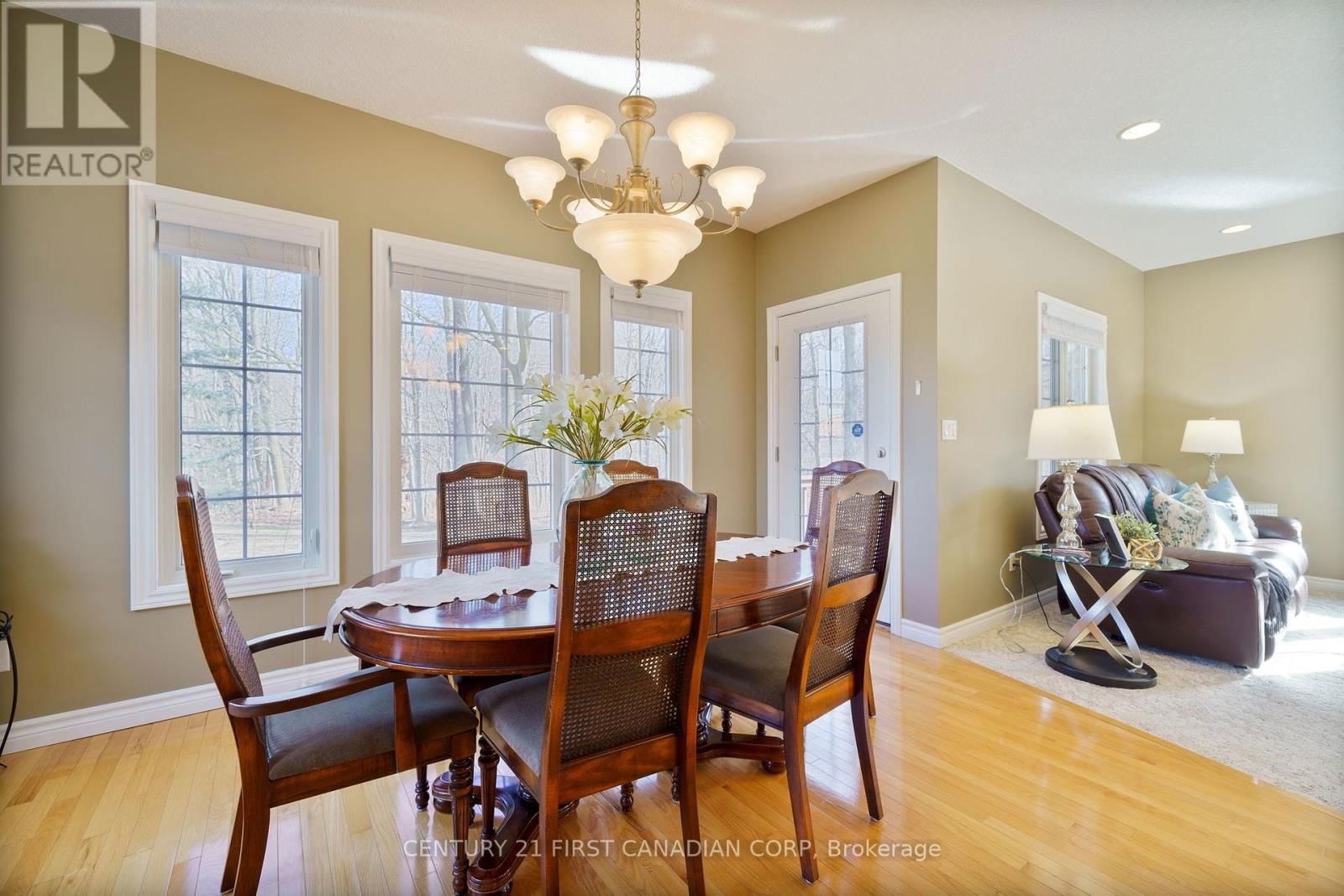 487 PETERSEN AVENUE Image 12