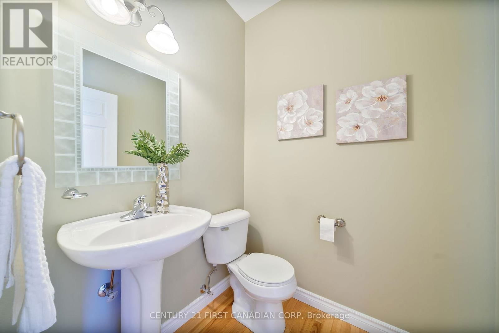 487 PETERSEN AVENUE Image 17