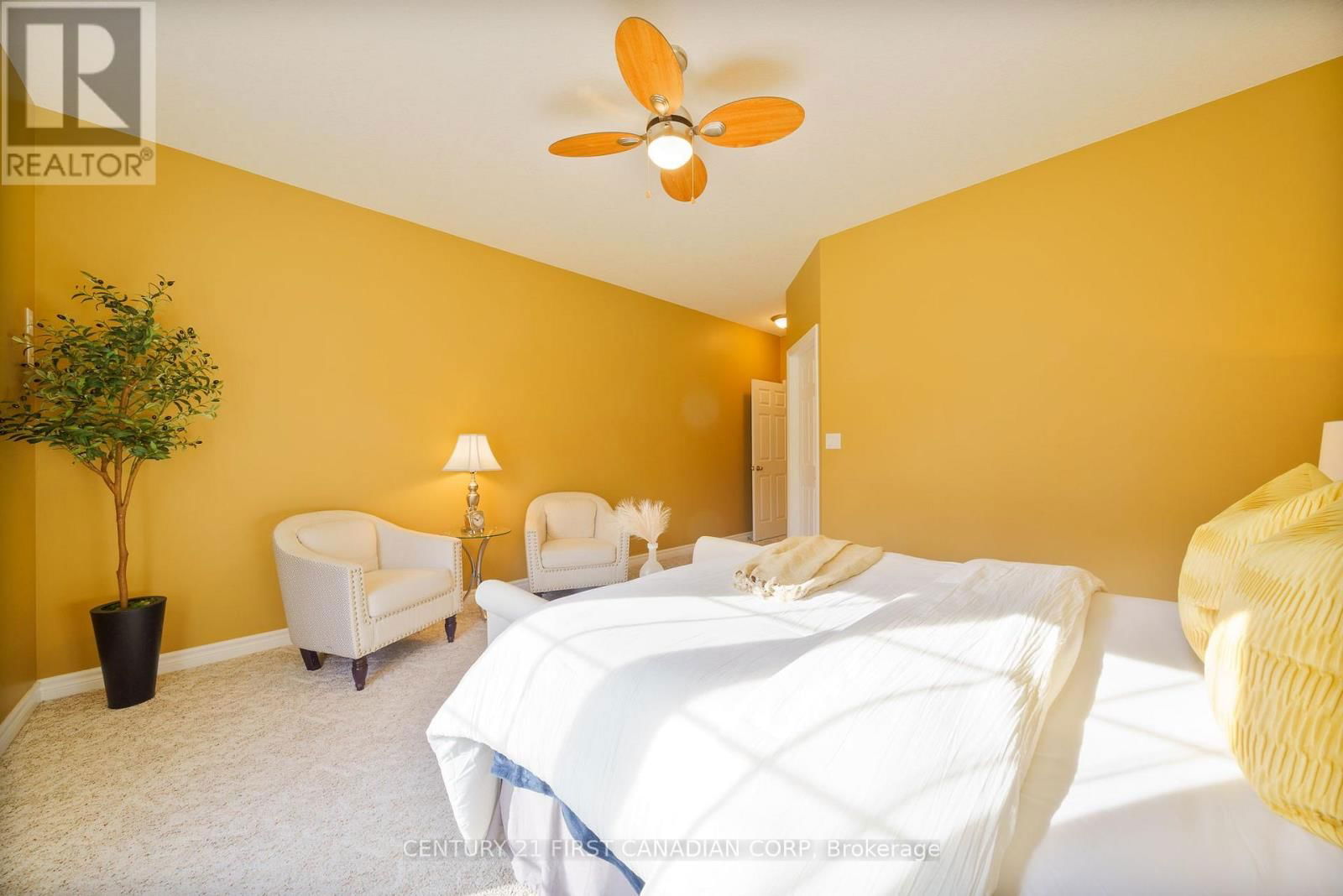 487 PETERSEN AVENUE Image 20