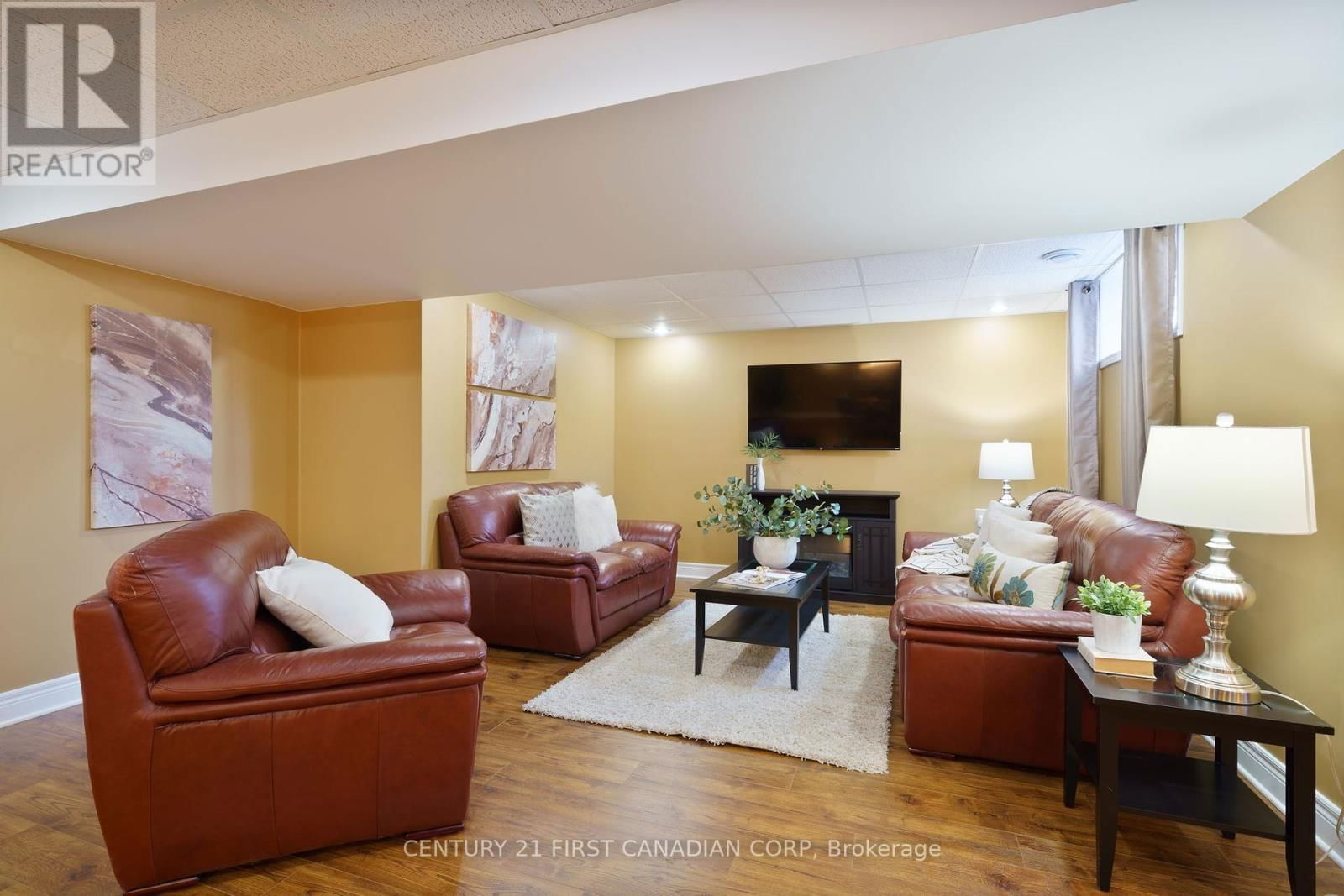 487 PETERSEN AVENUE Image 27