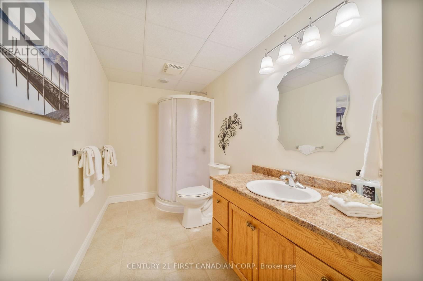 487 PETERSEN AVENUE Image 29
