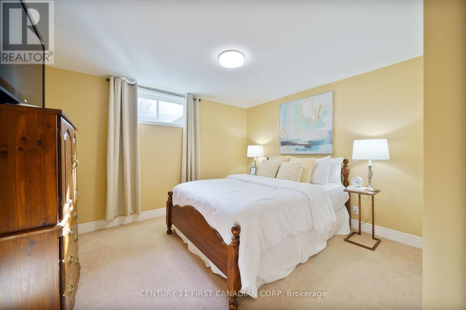 487 PETERSEN AVENUE Image 30