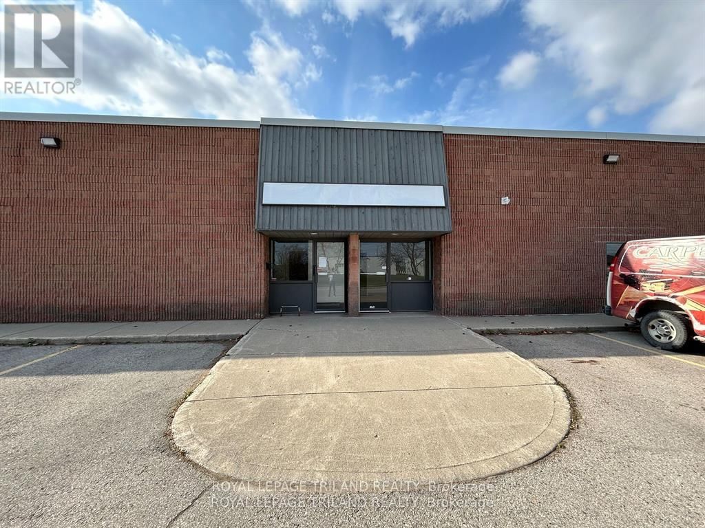 8 - 98 BESSEMER COURT Image 1