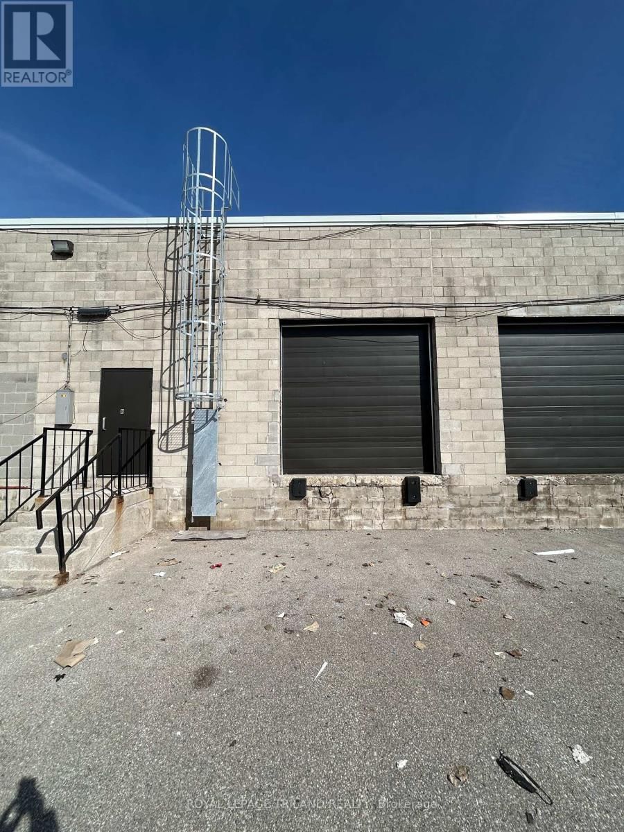 8 - 98 BESSEMER COURT Image 5