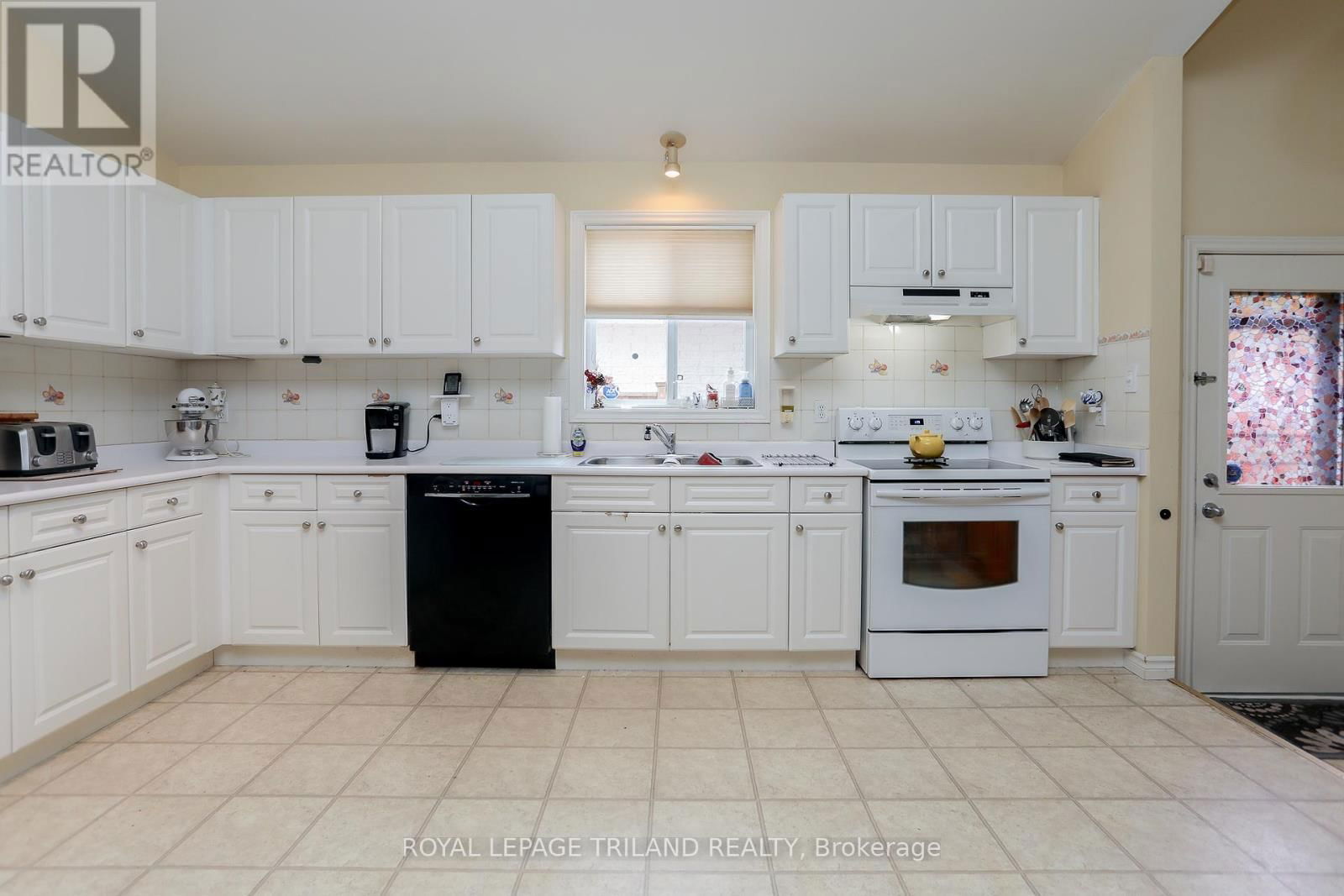 6657 BEATTIE STREET Image 10