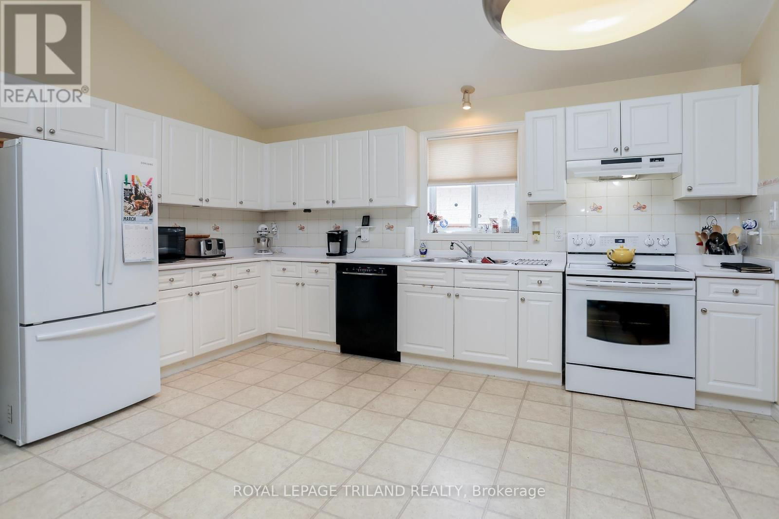 6657 BEATTIE STREET Image 11