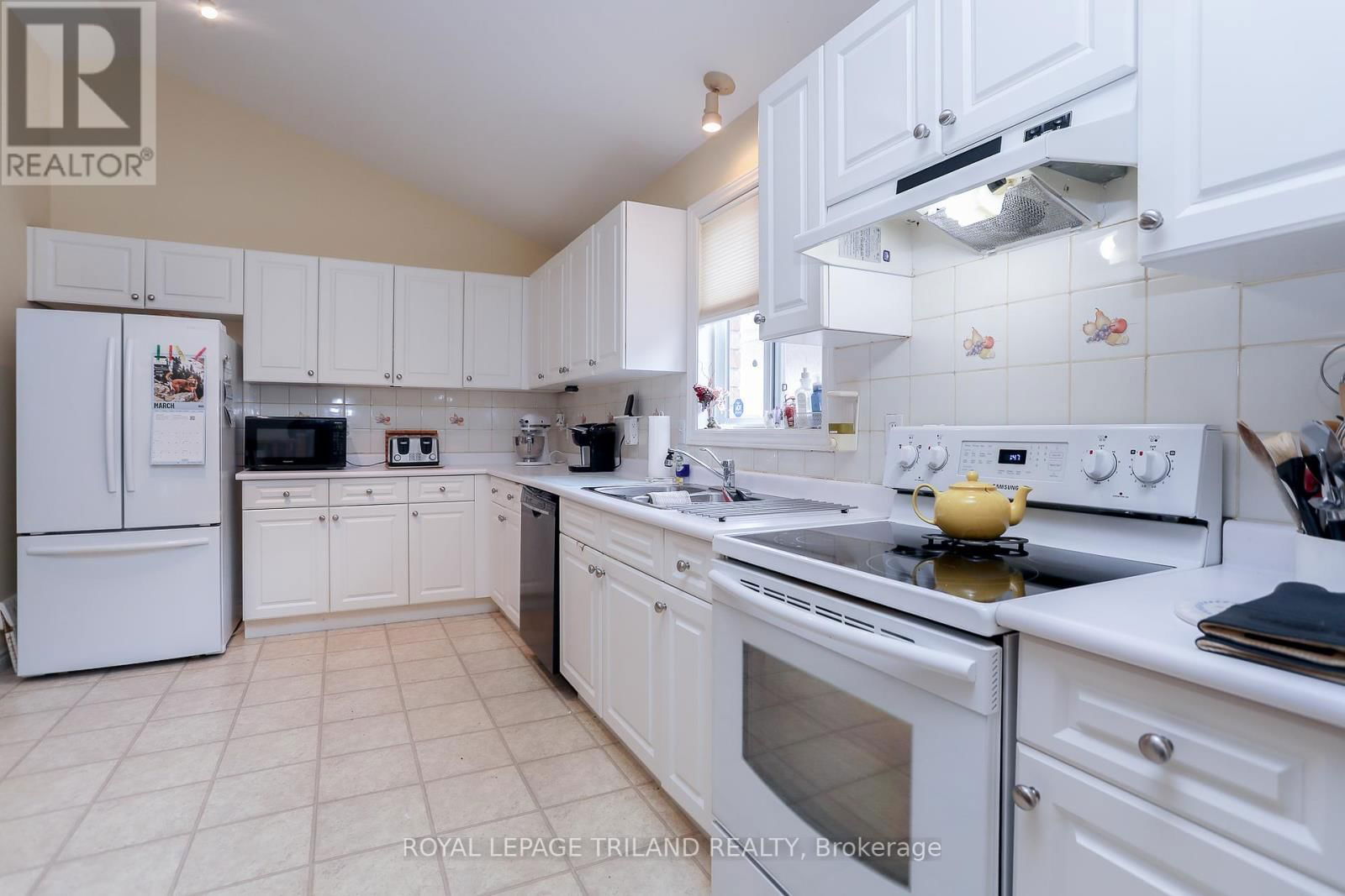 6657 BEATTIE STREET Image 12