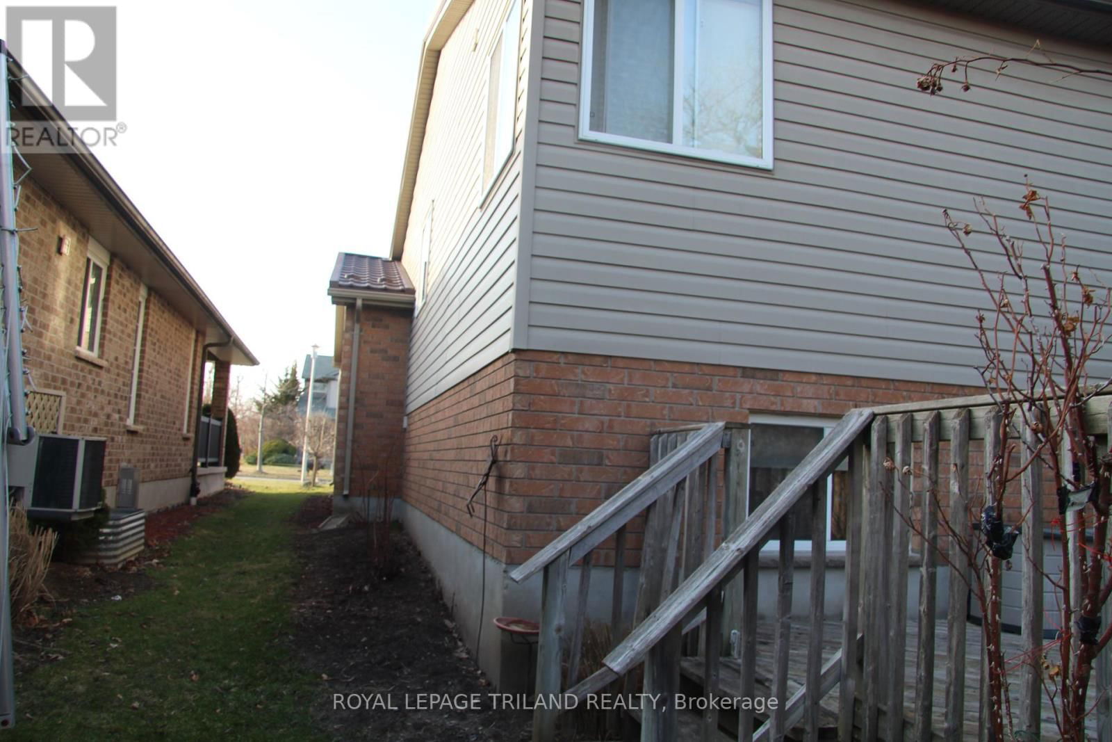 6657 BEATTIE STREET Image 37