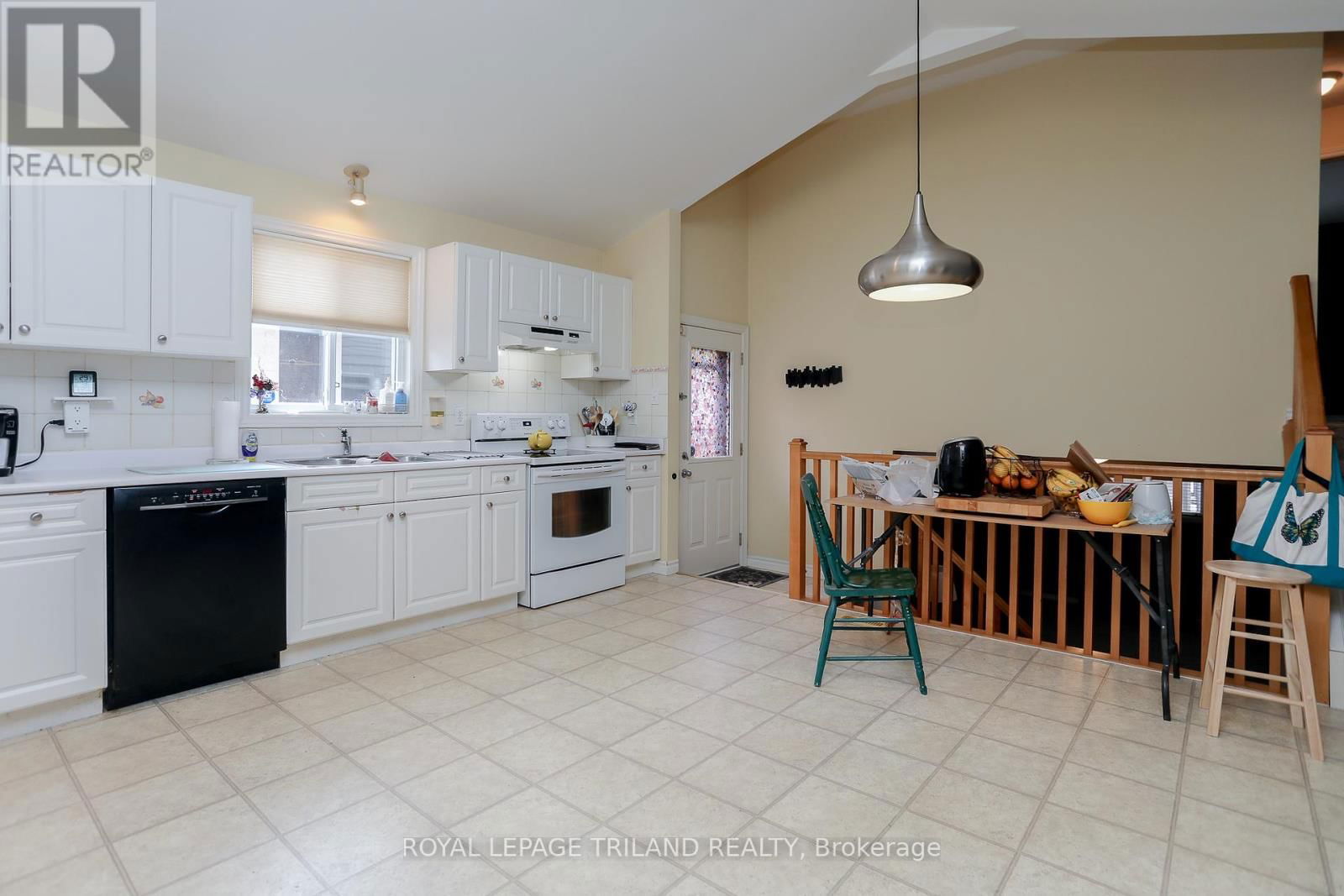 6657 BEATTIE STREET Image 9