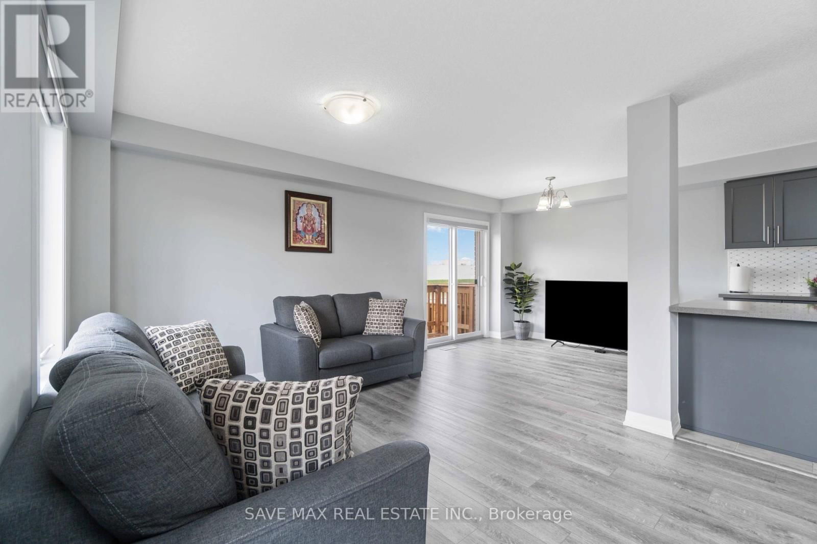 126 LAGUNA VILLAGE CRESCENT Image 10