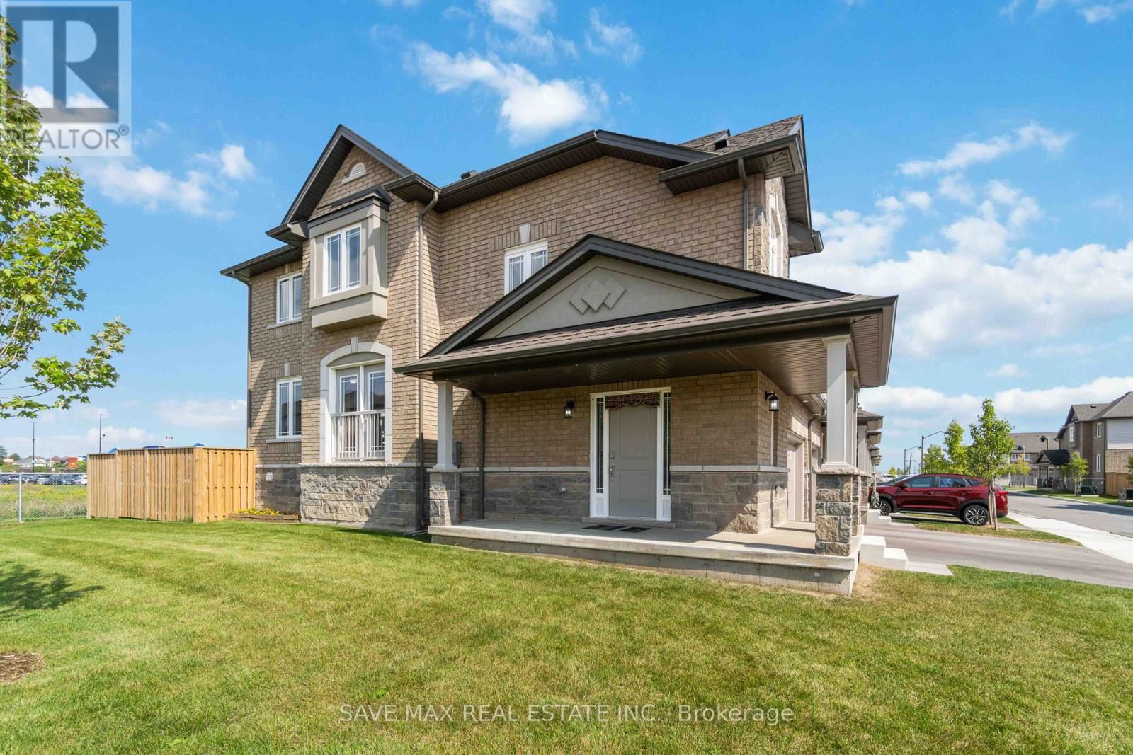 126 LAGUNA VILLAGE CRESCENT Image 3