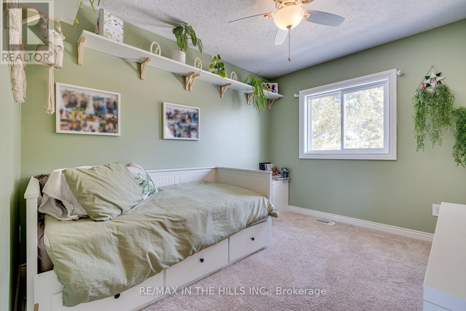 609 SIMON STREET Image 24