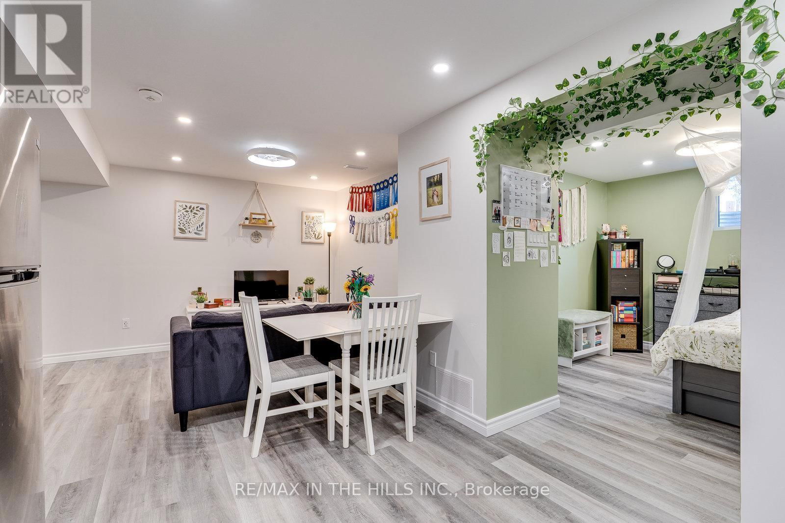 609 SIMON STREET Image 34
