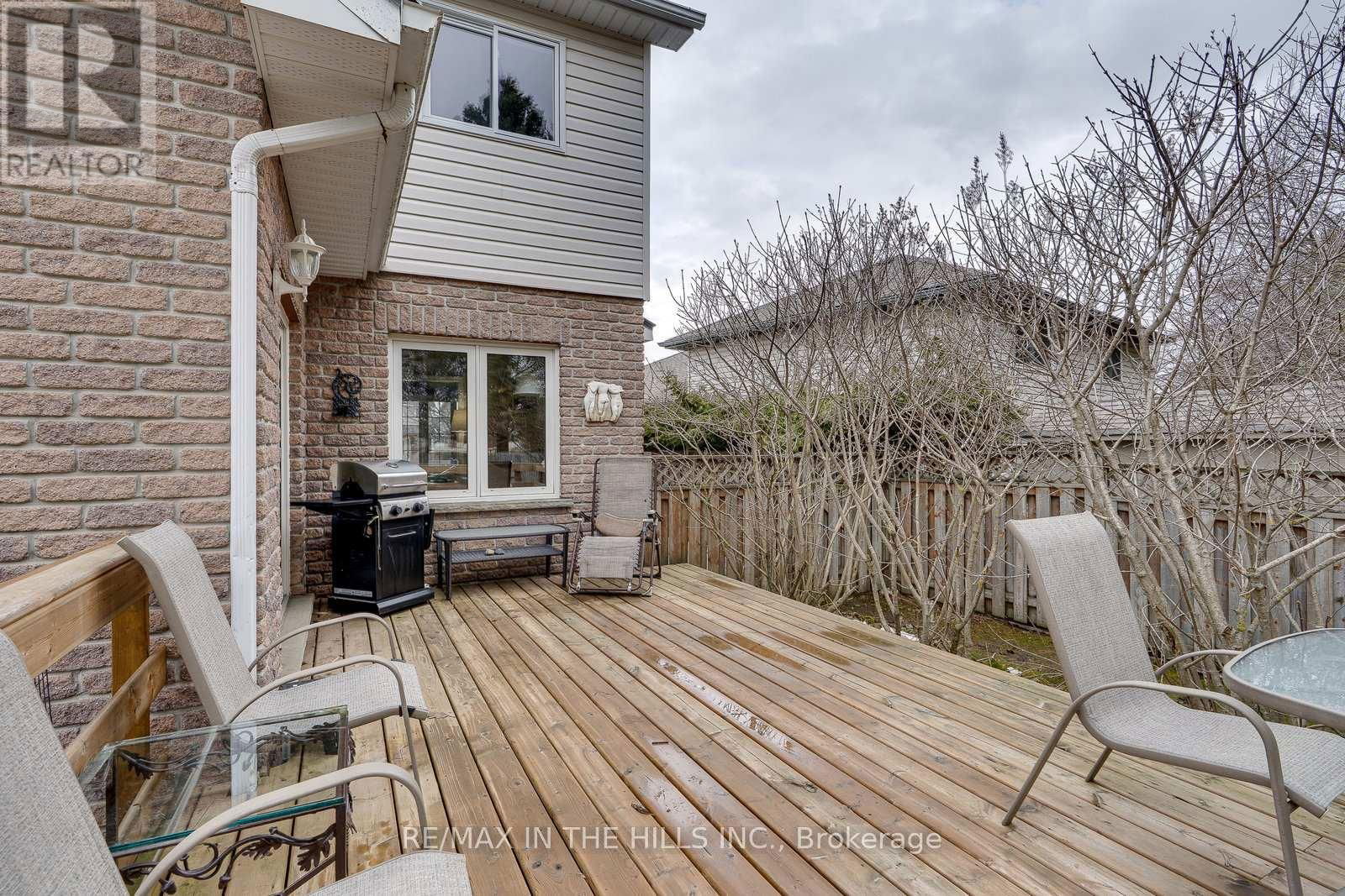 609 SIMON STREET Image 42