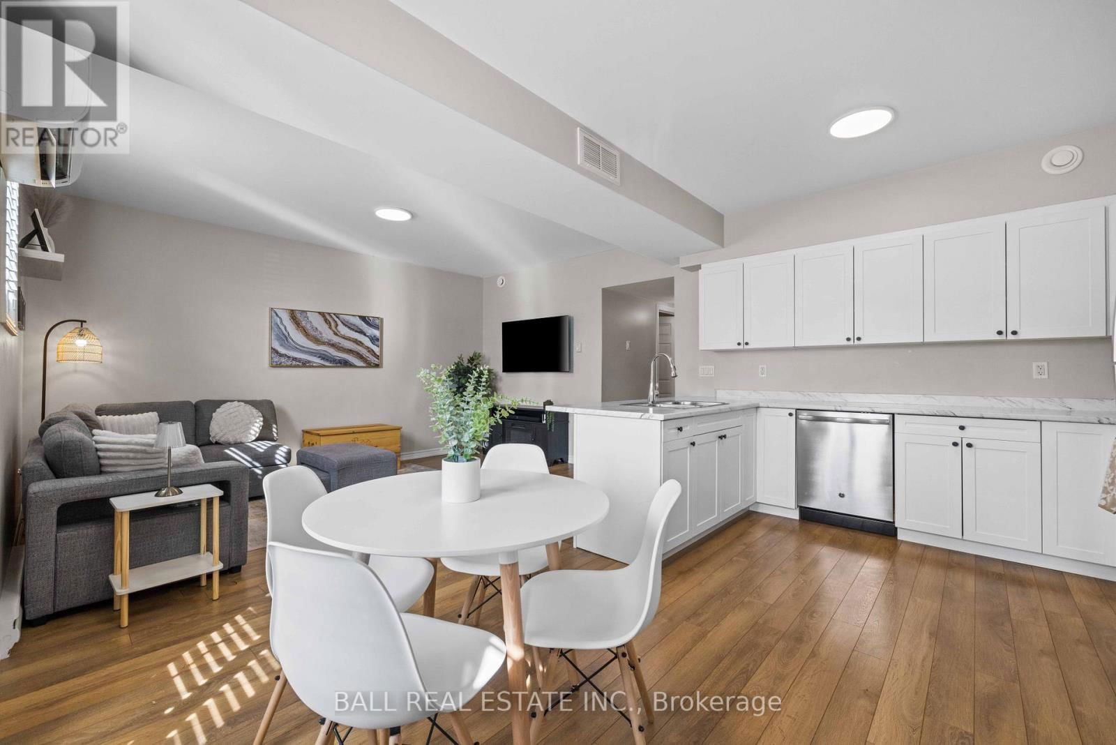 #103 - 430 LONSBERRY DRIVE Image 2
