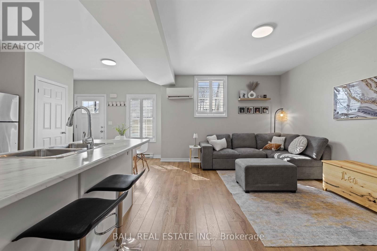 #103 - 430 LONSBERRY DRIVE Image 6