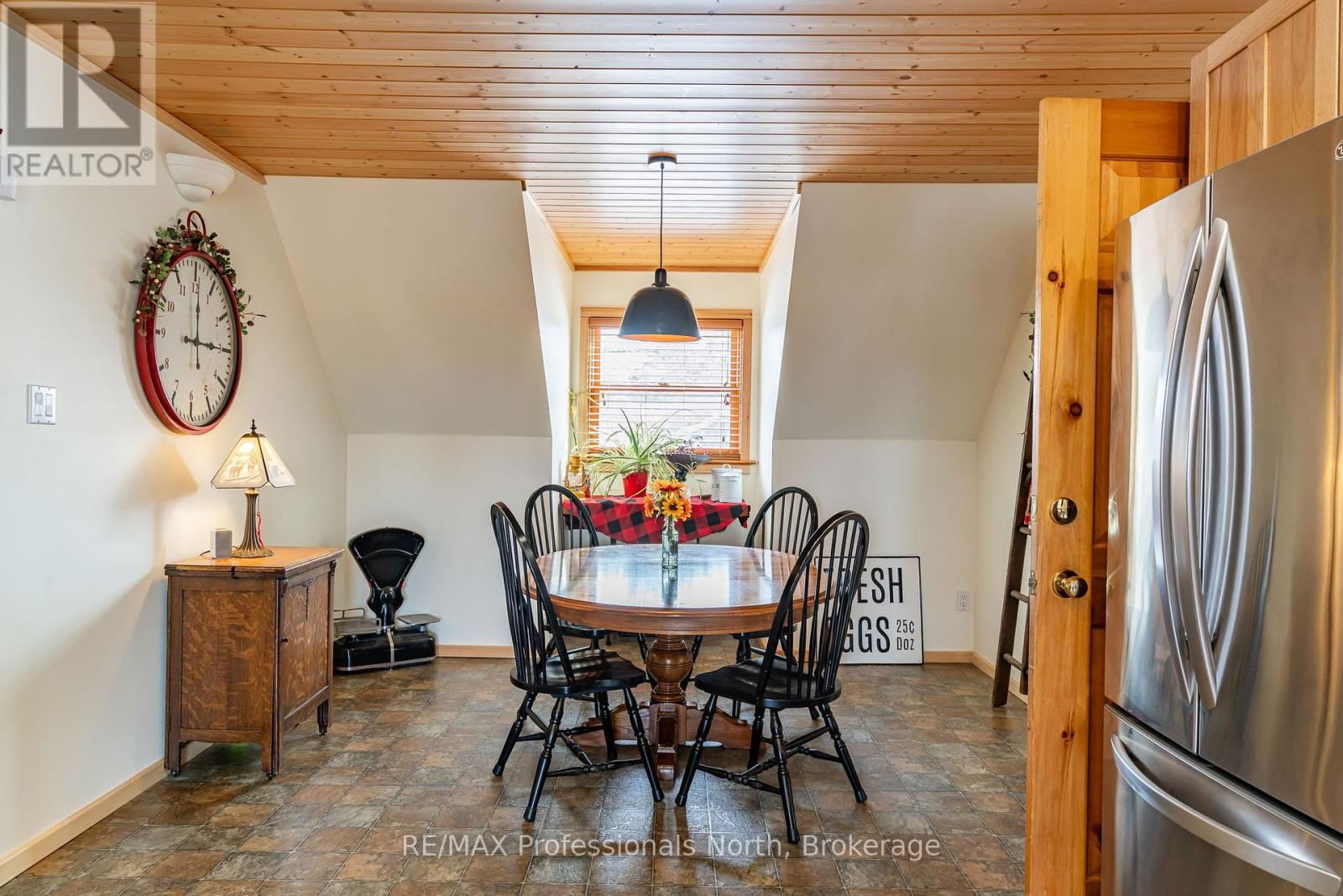1141 KENNISIS LAKE ROAD Image 27