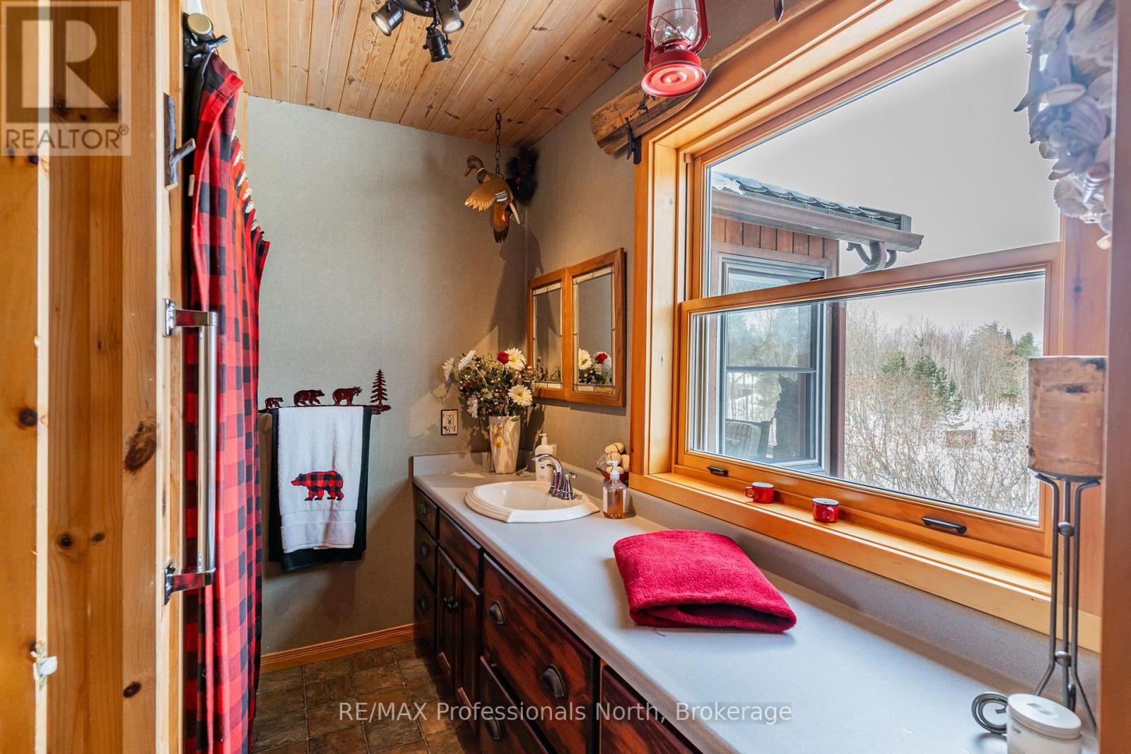 1141 KENNISIS LAKE ROAD Image 33