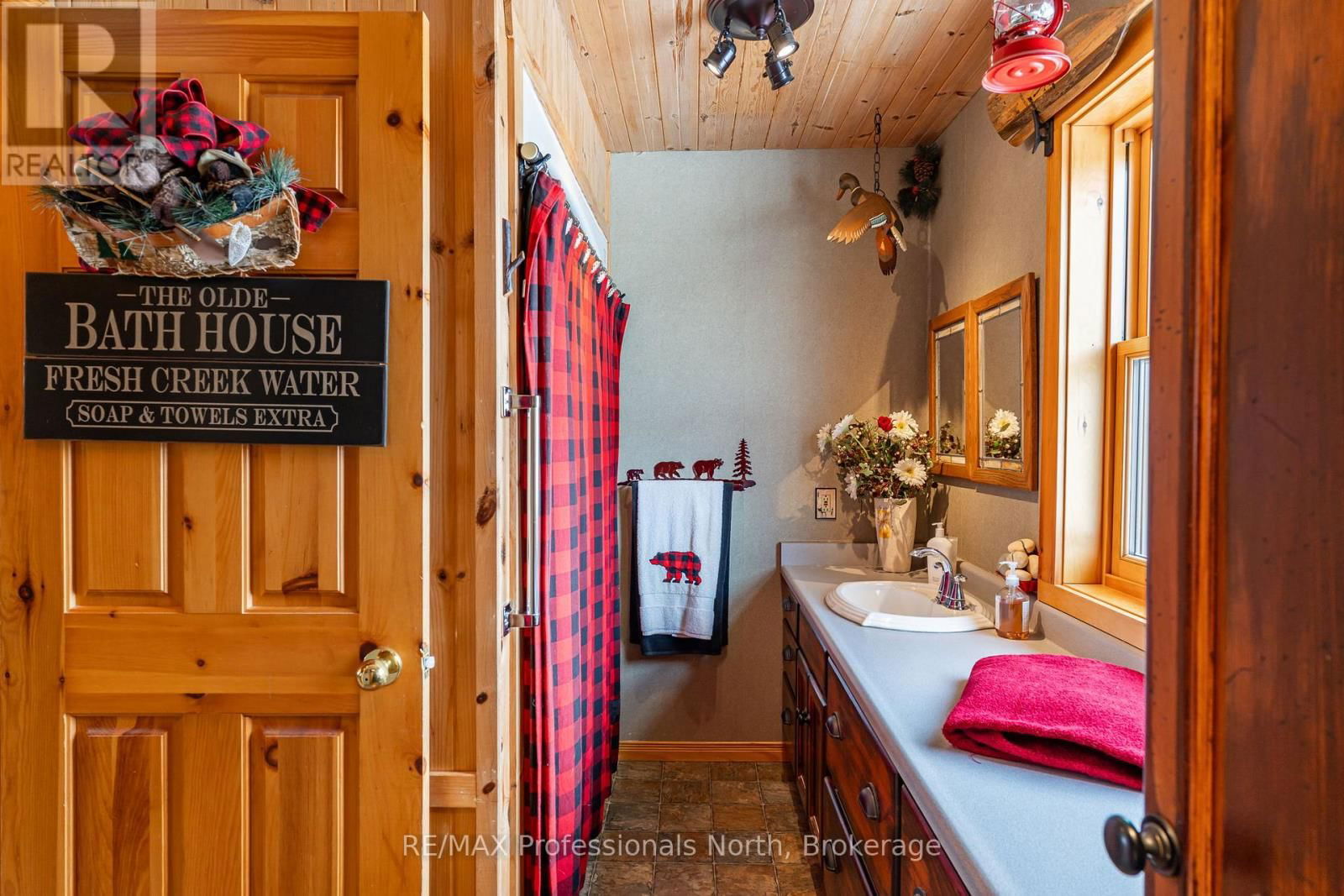 1141 KENNISIS LAKE ROAD Image 34