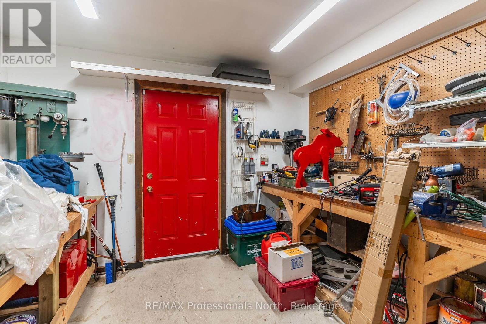 1141 KENNISIS LAKE ROAD Image 43