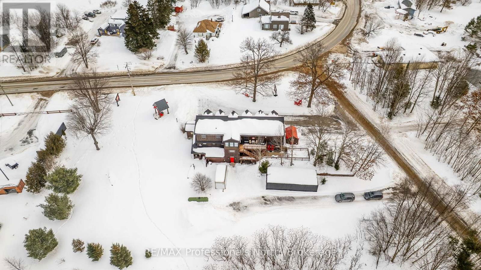 1141 KENNISIS LAKE ROAD Image 47