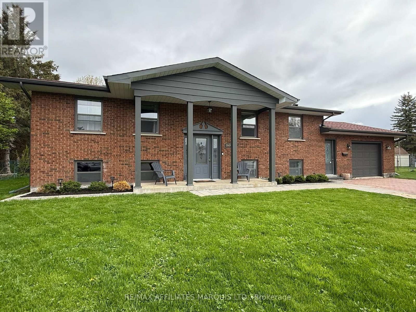 1949 BELVEDERE CRESCENT Image 1