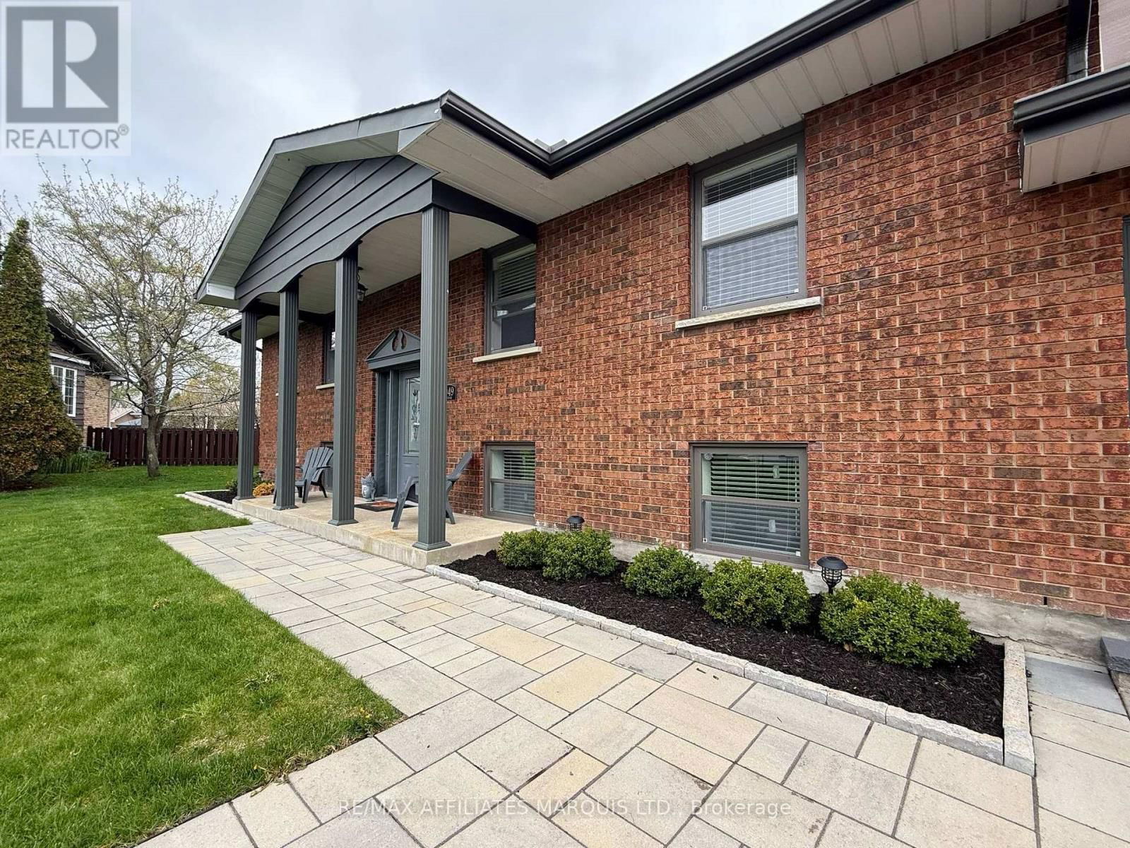 1949 BELVEDERE CRESCENT Image 2