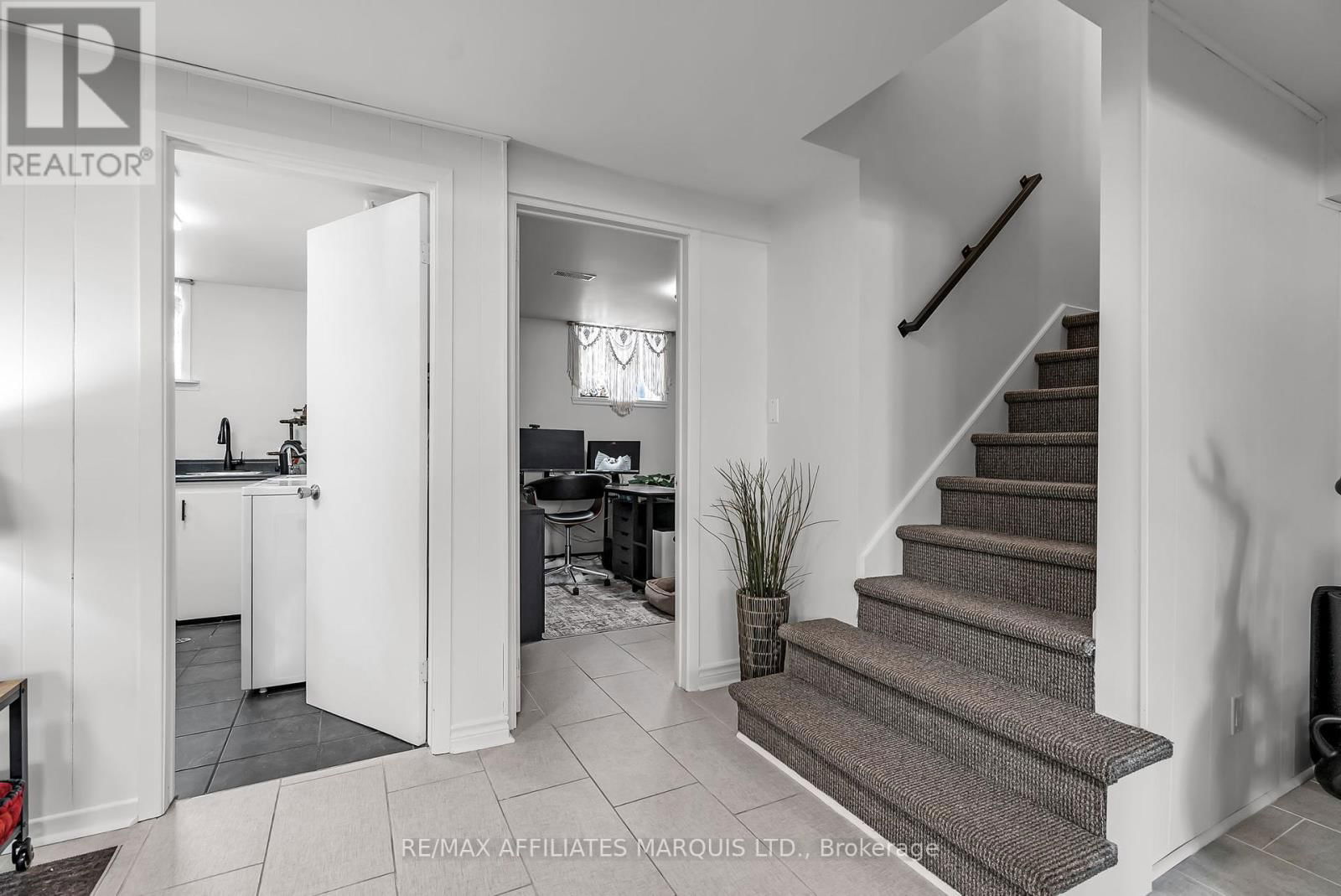 1949 BELVEDERE CRESCENT Image 25
