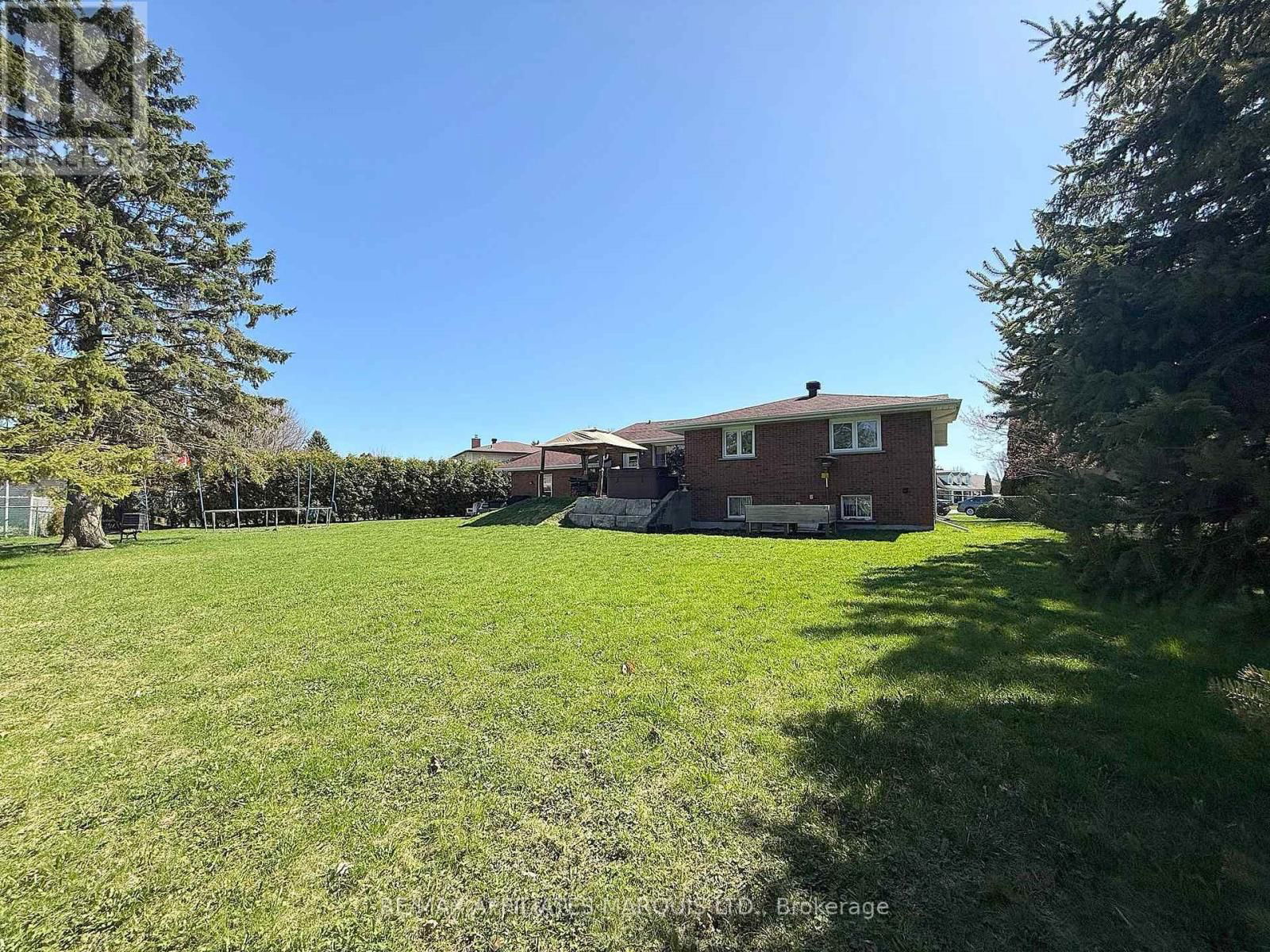 1949 BELVEDERE CRESCENT Image 42