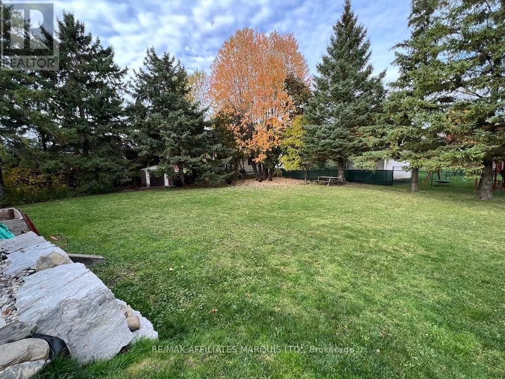 1949 BELVEDERE CRESCENT Image 43