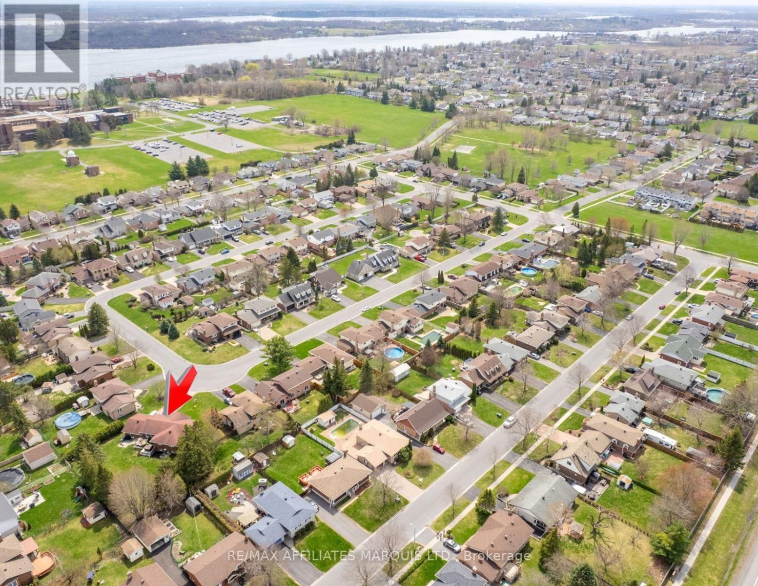 1949 BELVEDERE CRESCENT Image 45