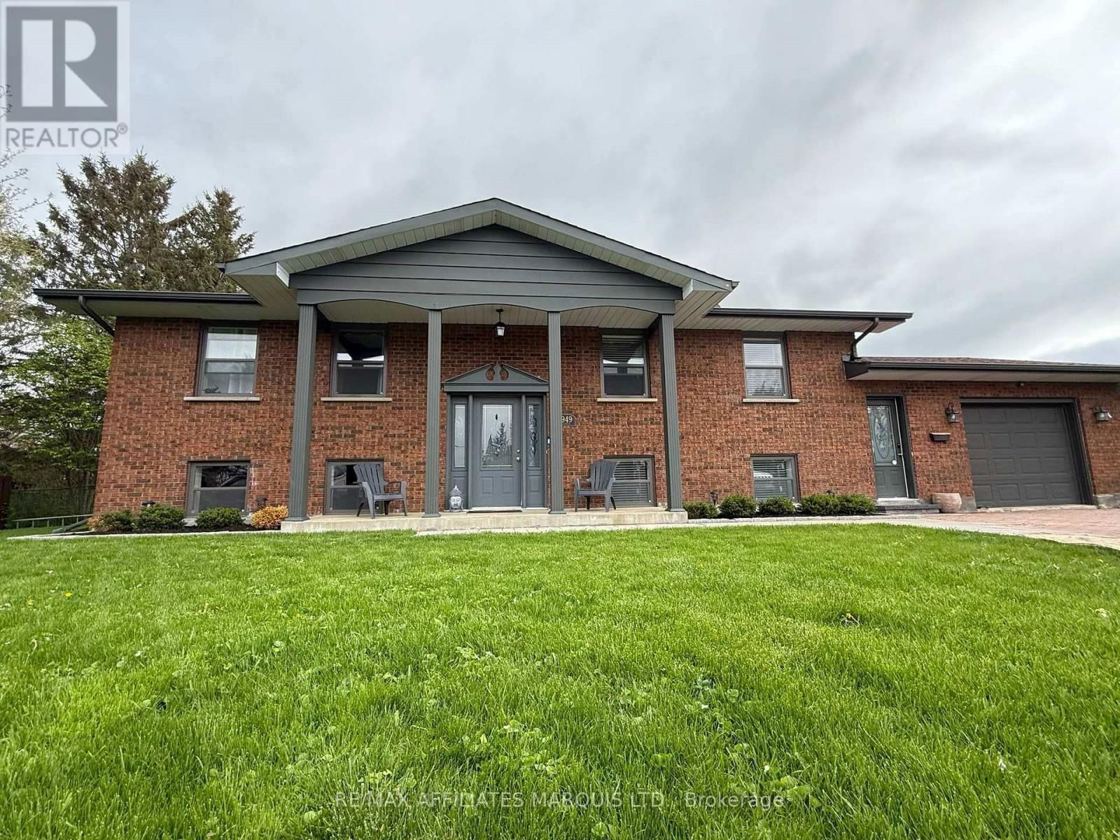 1949 BELVEDERE CRESCENT Image 46
