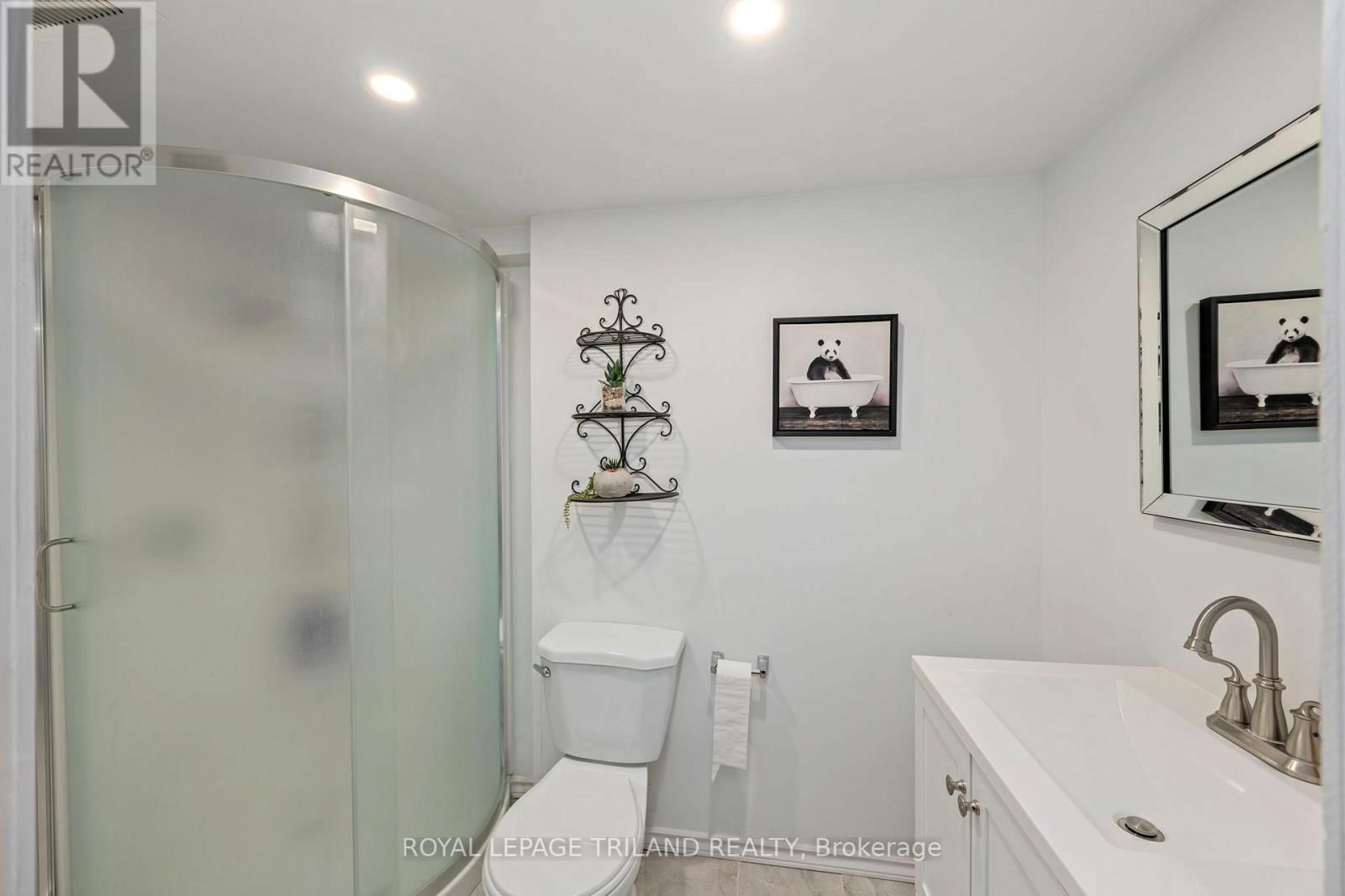 61 ARBOUR GLEN CRESCENT Image 21