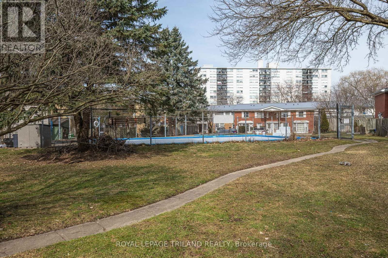 61 ARBOUR GLEN CRESCENT Image 28