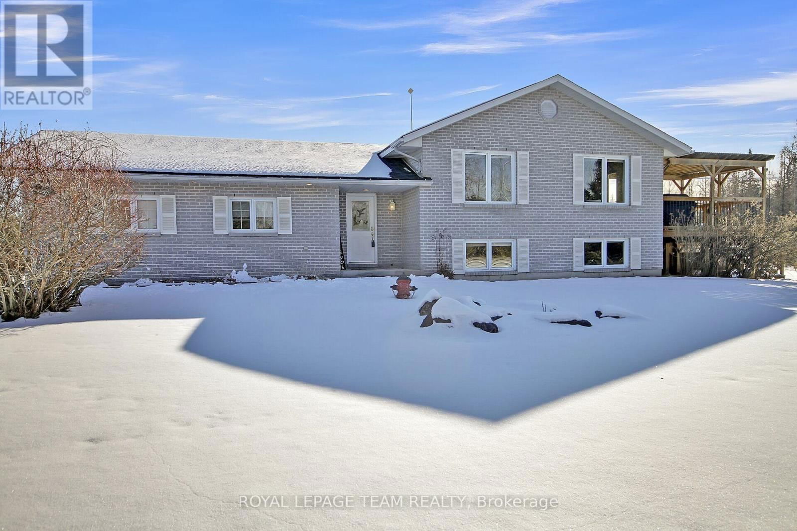 955 MACPHERSON ROAD Image 1