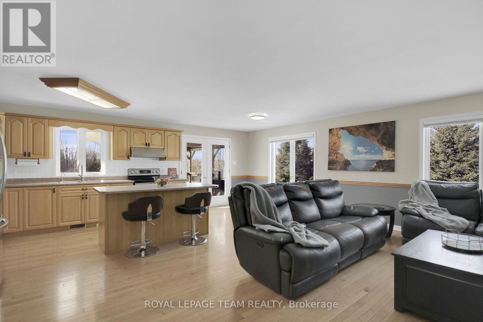 955 MACPHERSON ROAD Image 18