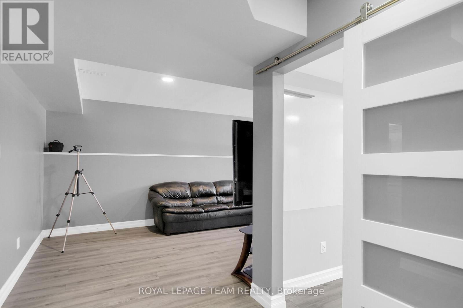 955 MACPHERSON ROAD Image 20